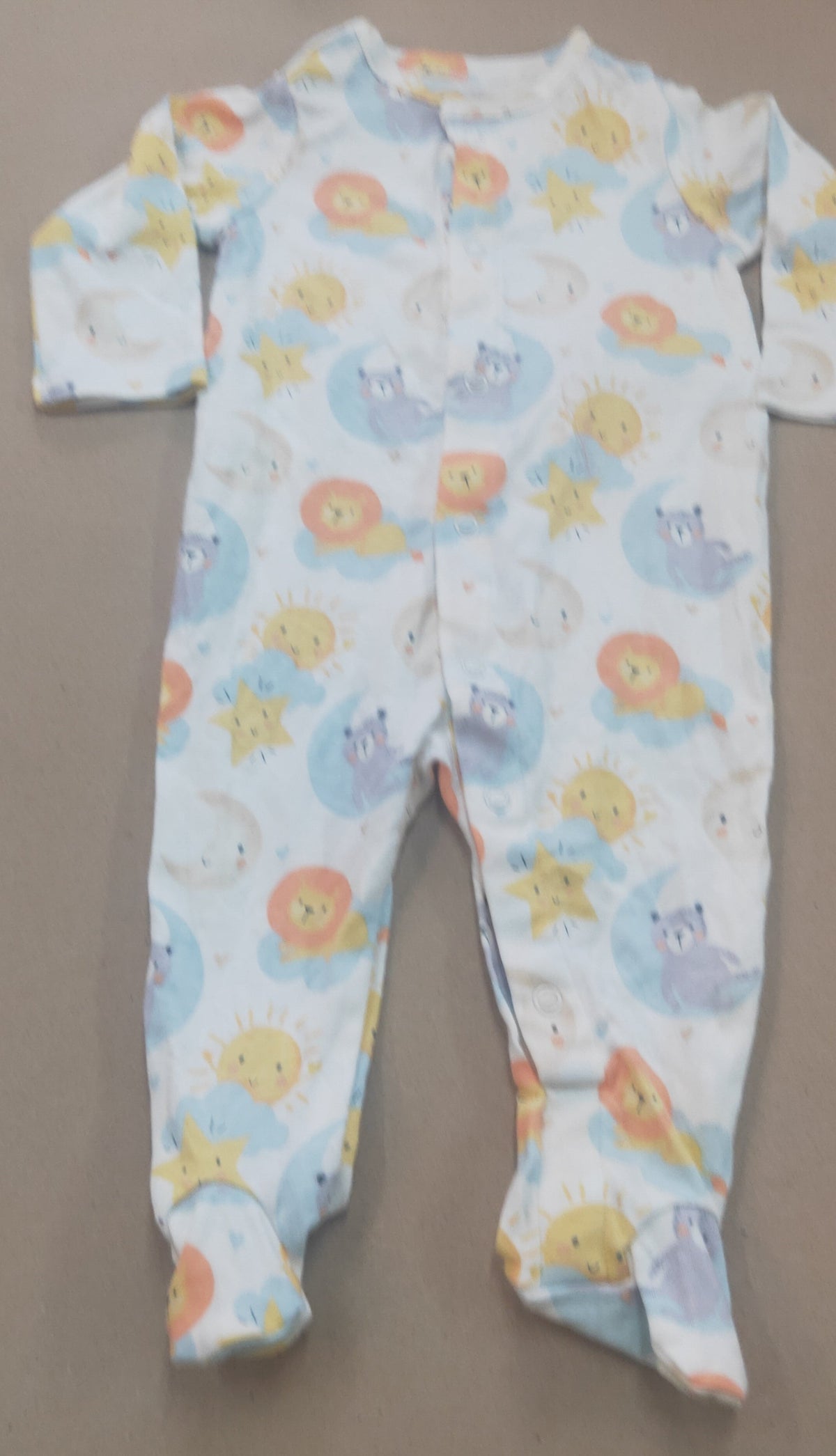 White 🌙moon dear bear 🦁 lion with shoe baby high quality jumpsuit